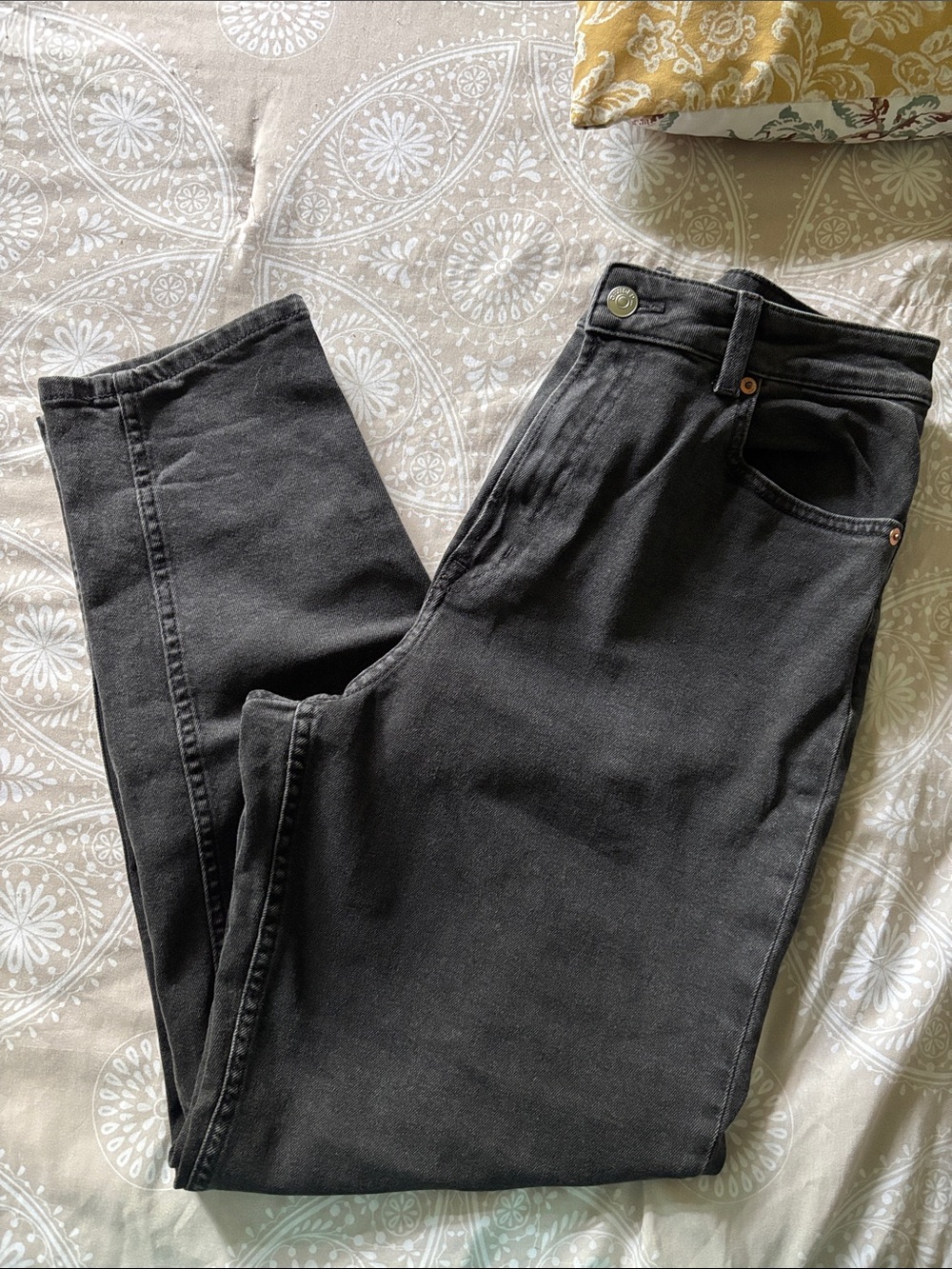 H&M Mom Jeans -Classic Black High-Waist Jeans